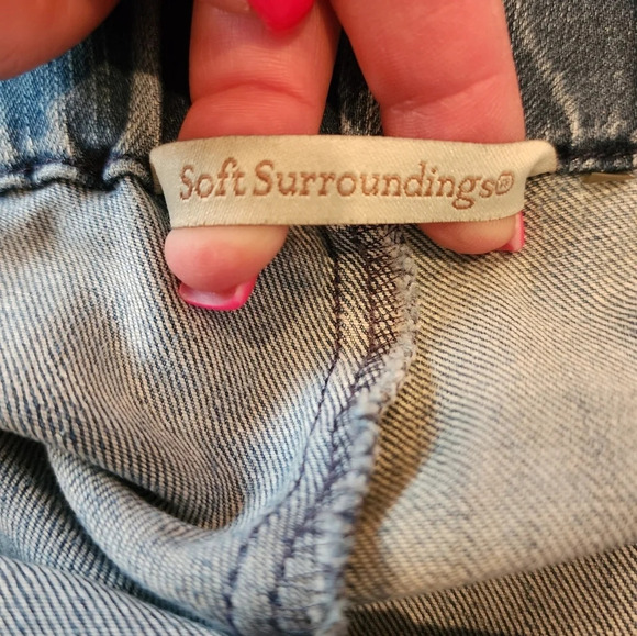 Soft Surroundings stretch waist pull on cropped jeans. - Picture 3 of 13